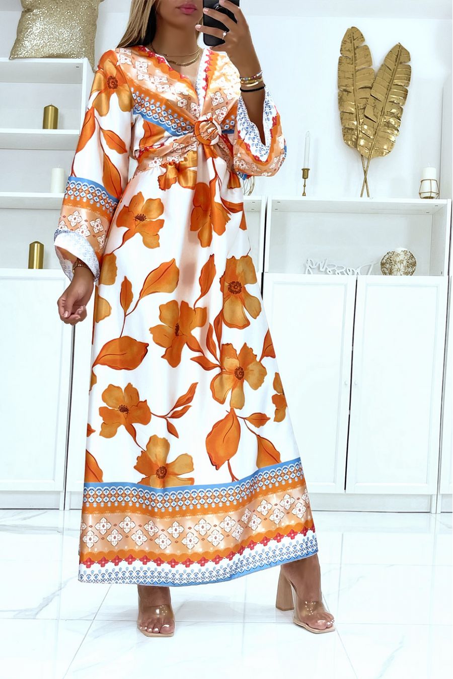 Robe longue satinée orange effet cache coeur à joli anneau croisé à la poitrine - 3