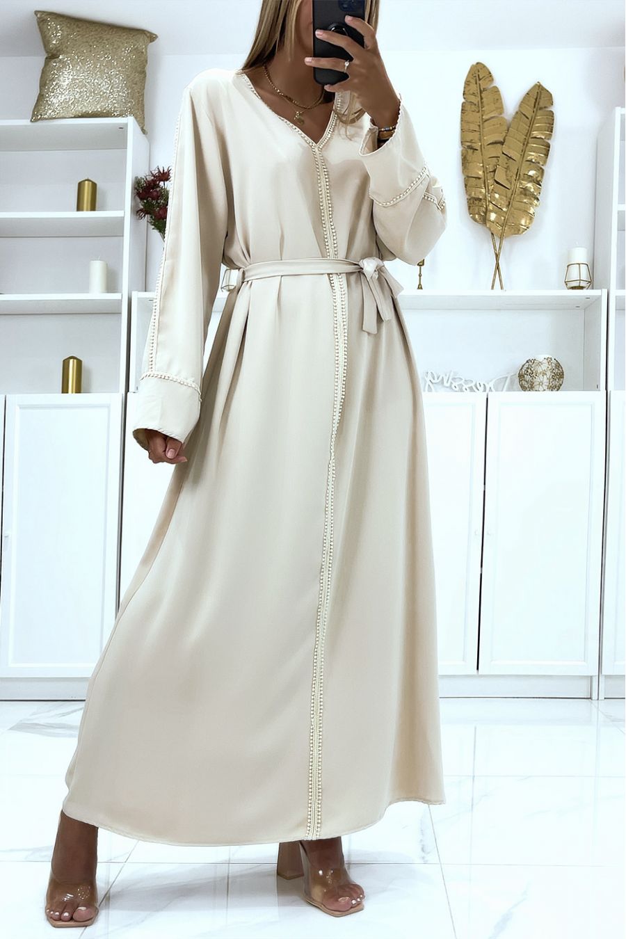 Beige abaya straight cut with long drooping sleeves and pretty lace in the center - 2