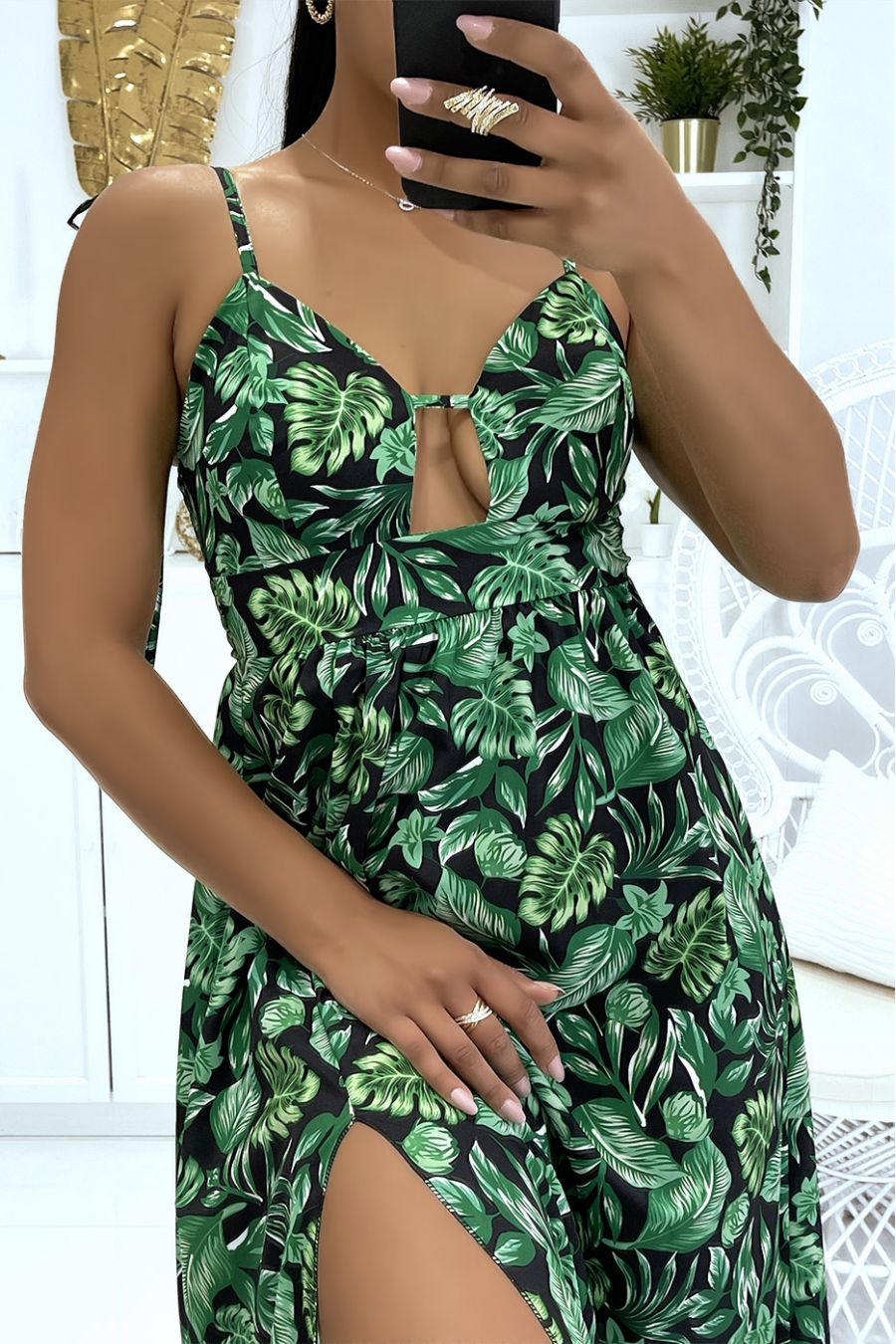 Long black dress with thin straps in colorful foliage print and super trendy V-neck - 5