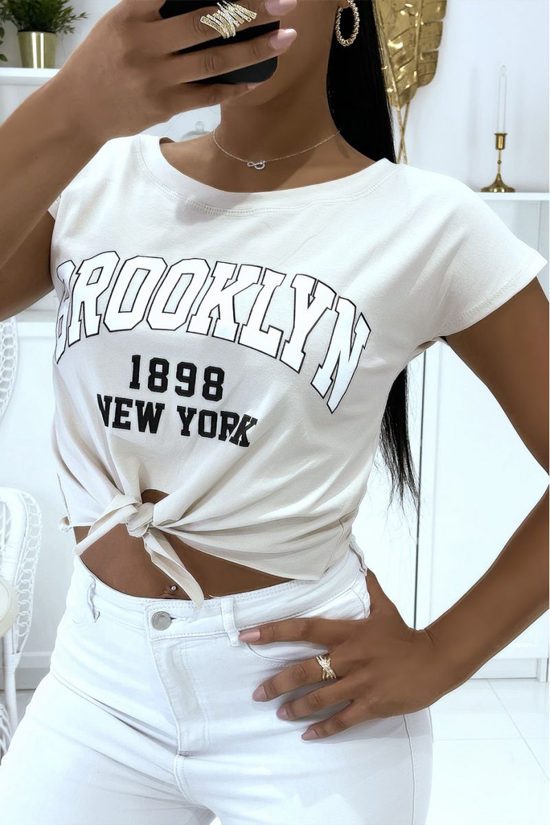 Beige T-shirt met korte mouwen, mooie strik en Brooklin-schrift - 2 Beige T-shirt met korte mouwen, mooie strik en Brooklin-schrift - 2