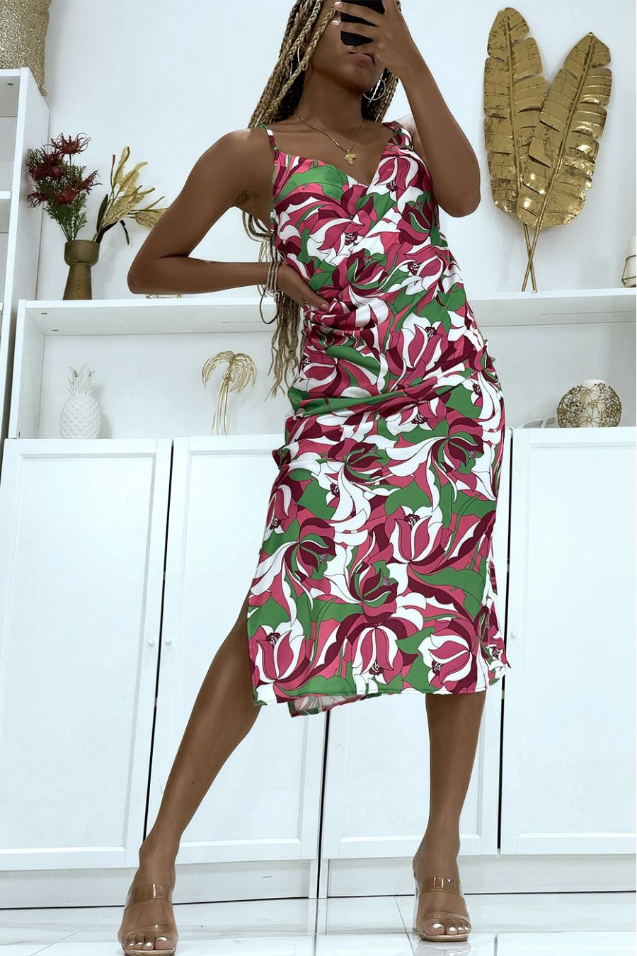 Dark pink and green dress with trendy wasp-waist effect print, slit on the side and slightly low-cut - 1