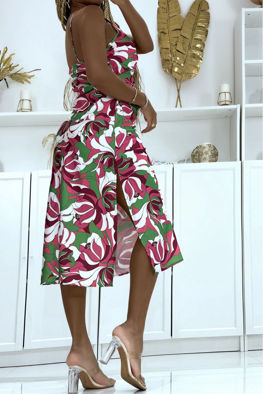 Dark pink and green dress with trendy wasp-waist effect print, slit on the side and slightly low-cut - 2