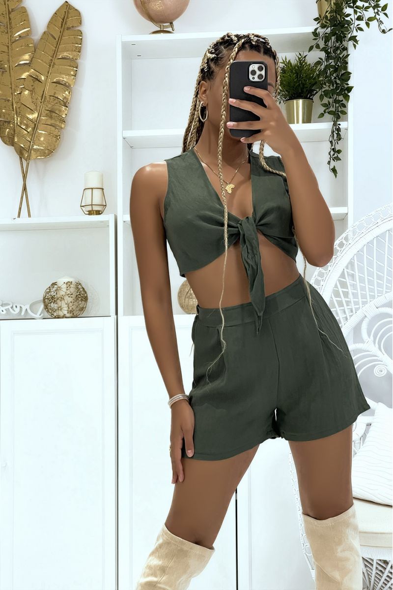 Ensemble short kaki fluide taille haute et jolie chemisier à manches courtes qui se noue à la poitrine - 3 Ensemble short kaki fluide taille haute et jolie chemisier à manches courtes qui se noue à la poitrine - 3