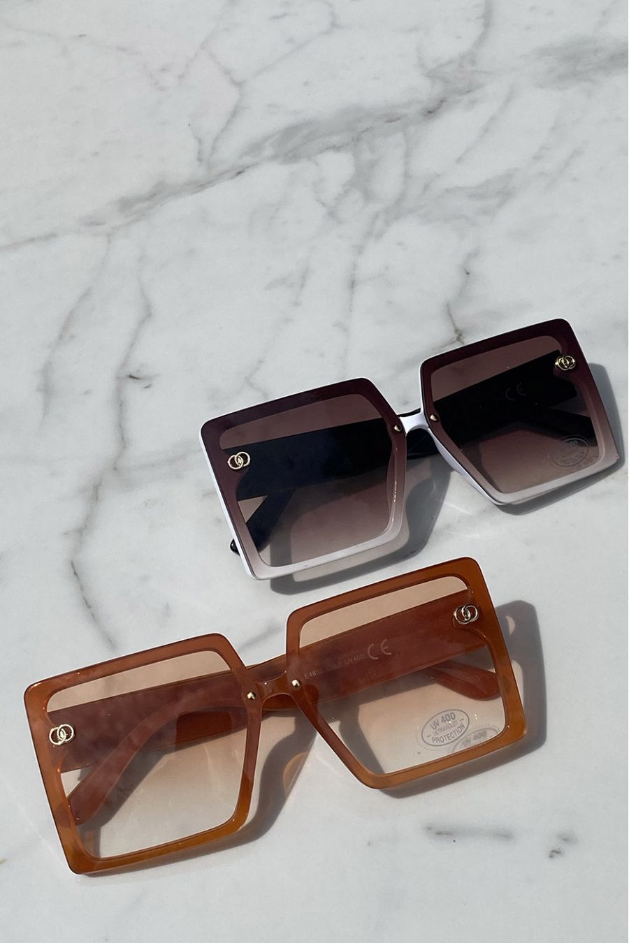 Lot de 12 Lunettes avec différentes couleurs modèle rectangular à vitre fine et détail couleur or sur les branches  - 5