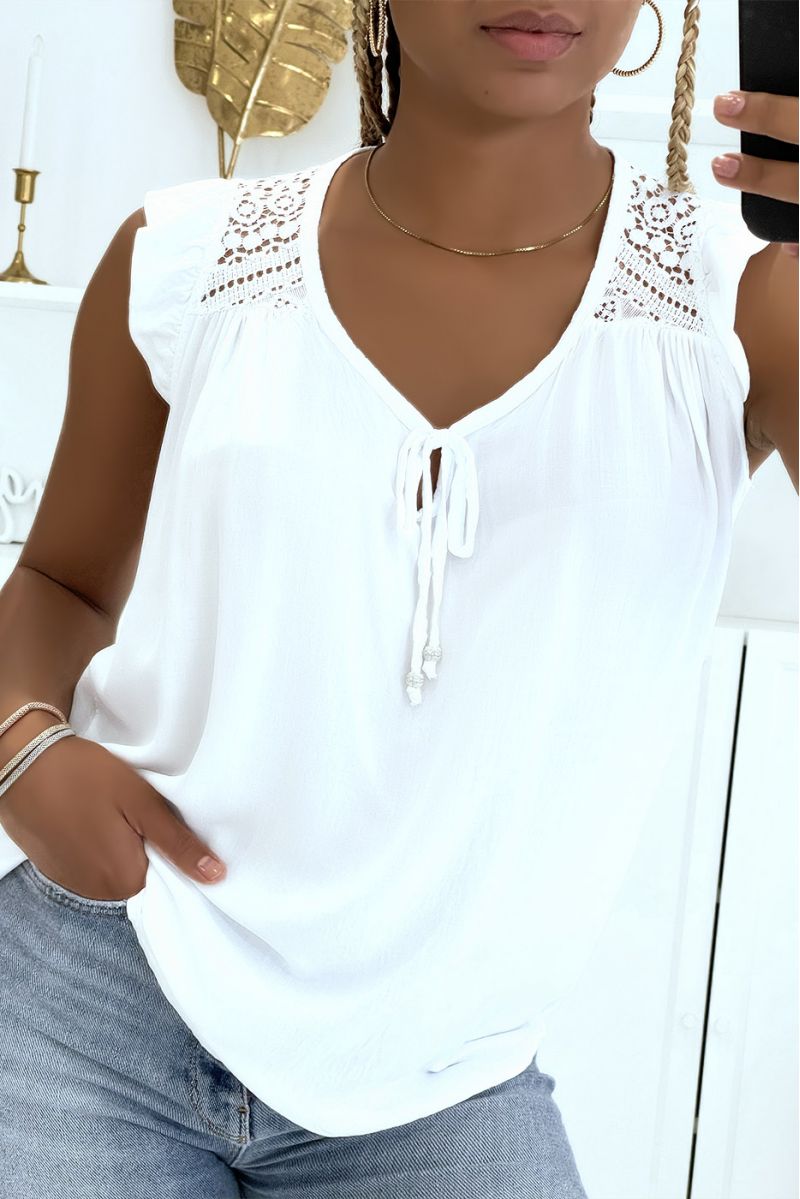 Wide and classic white lace tank top wardrobe essential - 2