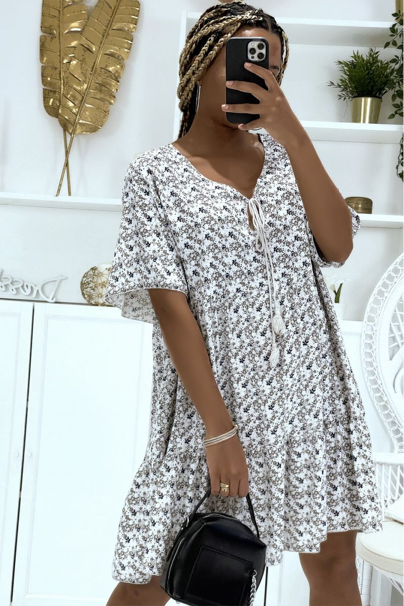 Oversized floral white dress with mid-length sleeves is suitable for all body types - 9