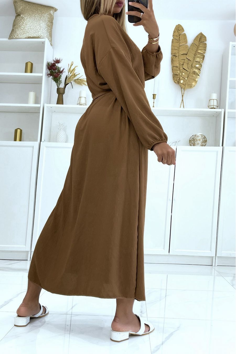 Sublieme camel abaya met gouden details bij de kraag en riem in de taille - 3