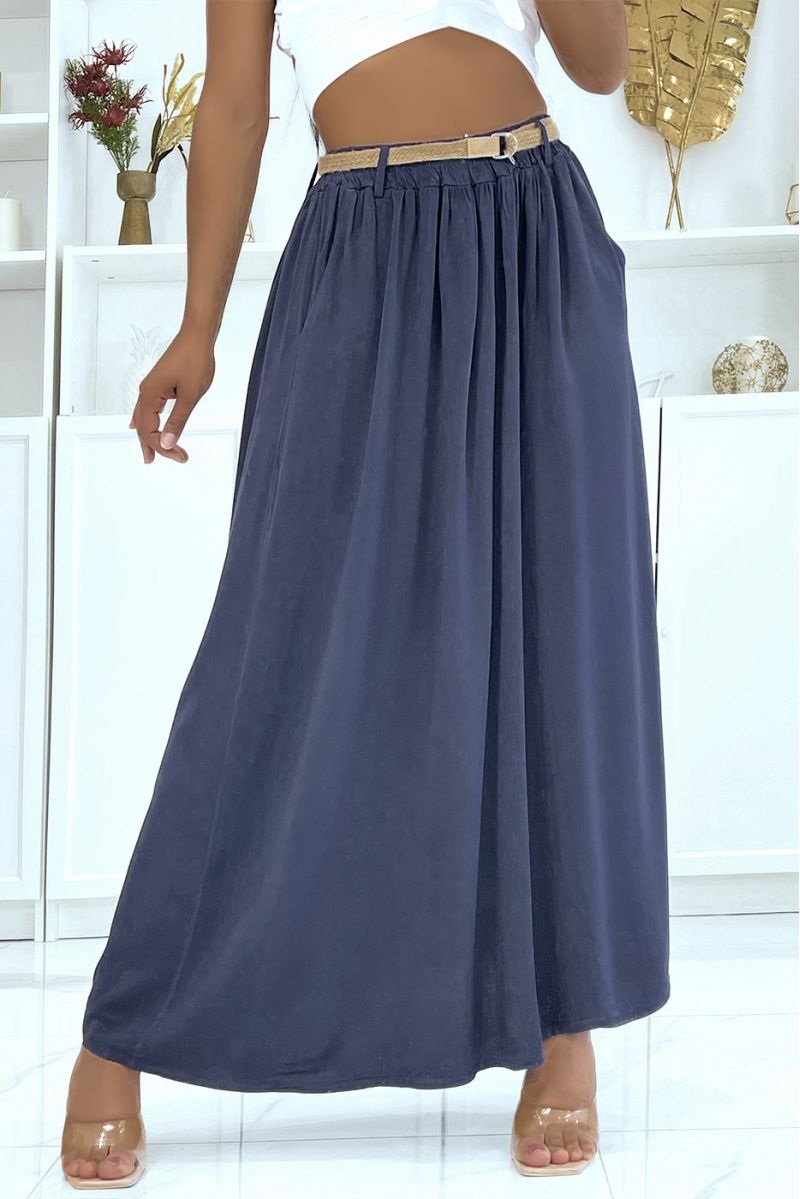 Longue jupe marine hyper fluide effet lyn élastique à la taille à ceinture en paille fine - 1