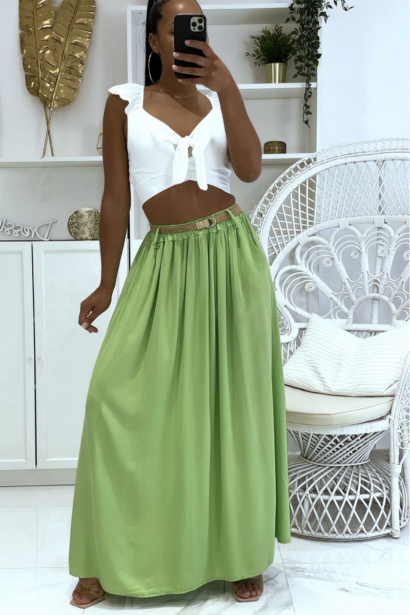 Lange supervloeiende pistachegroene rok met lyn-effect, elastische tailleband en riem van fijn stro - 2