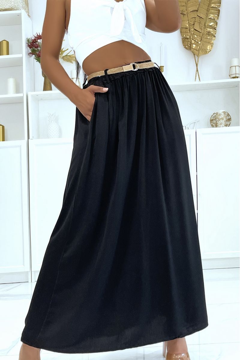 Lange supervloeiende zwarte rok met lyn-effect, elastische tailleband en riem van fijn stro - 6