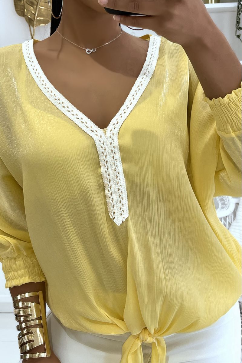 voordeel reparatie onwetendheid Effen kleur gele blouse met lichte glanzende reflectie lange elastische  mouwen bij de pols