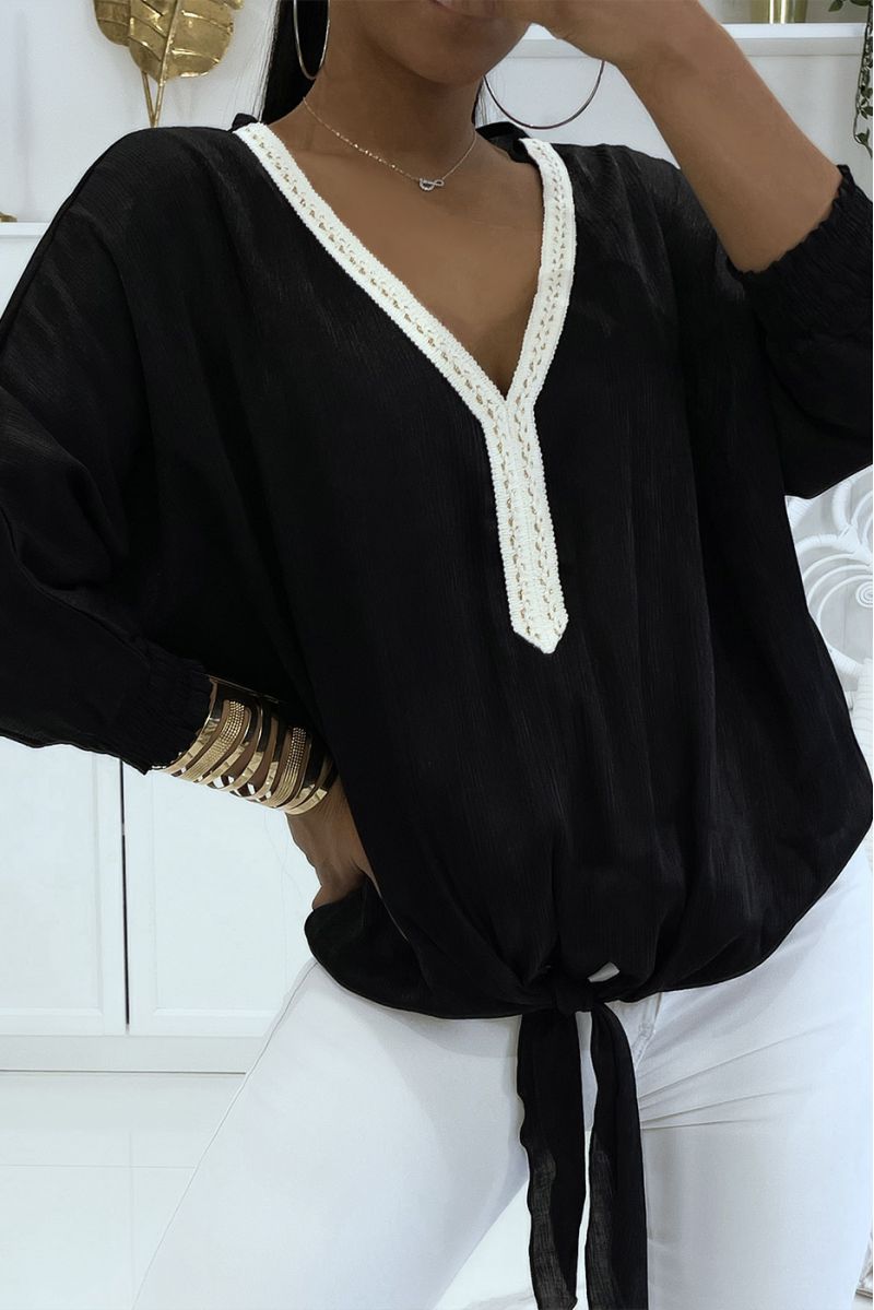 Zwarte effen blouse met licht glanzende reflectie, lange mouwen, elastiek bij de pols - 3
