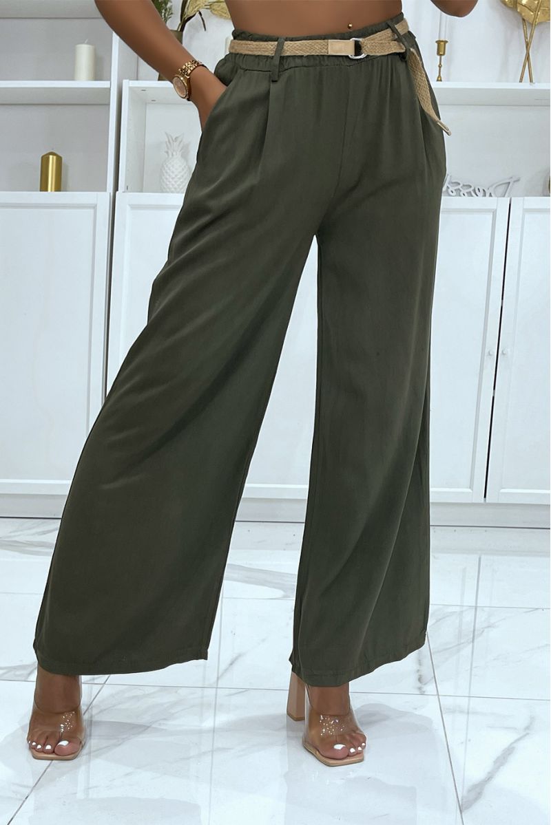 Khaki palazzo pants with thin straw belt, cinched at the waist - 2