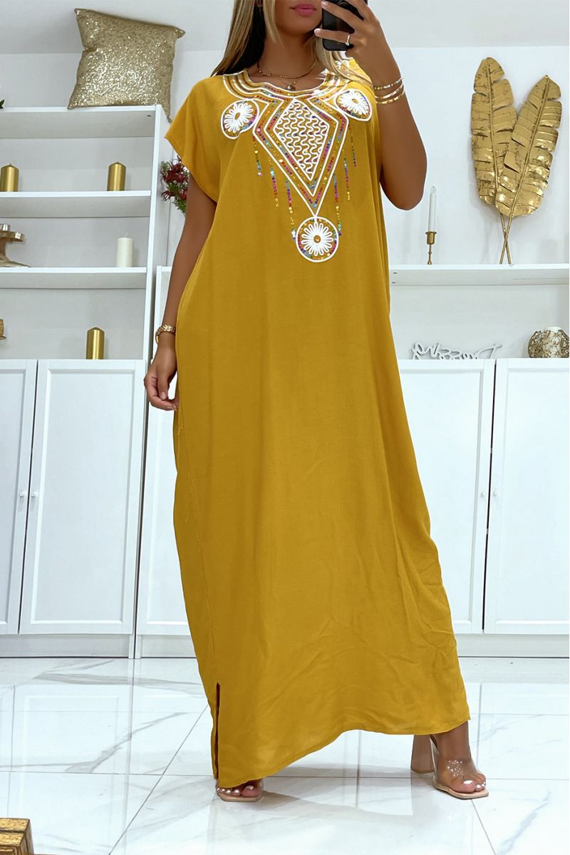 Mustard and white djellaba dress very comfortable to wear with pretty embroidered pattern on the collar adorned with rhinestones