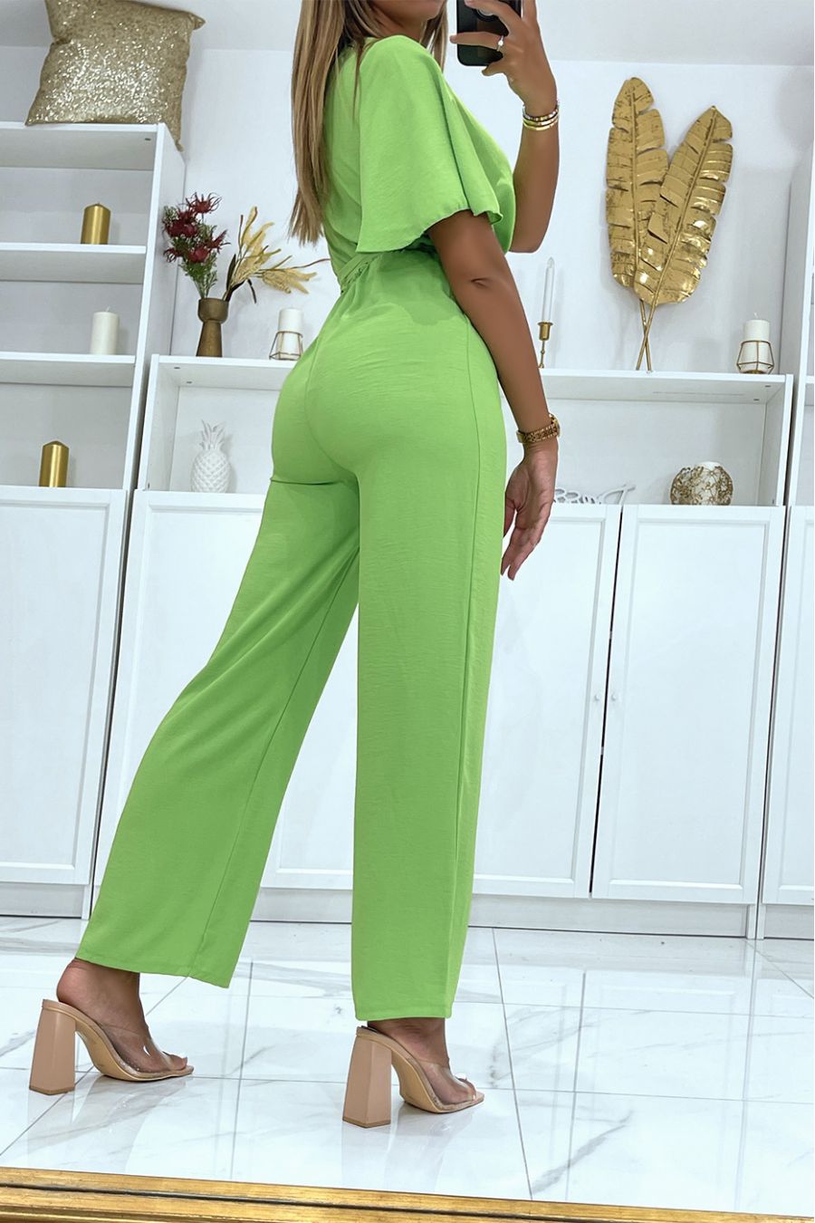 Anijsgroene wikkel jumpsuit in vitamine kleur met riem in de taille - 4
