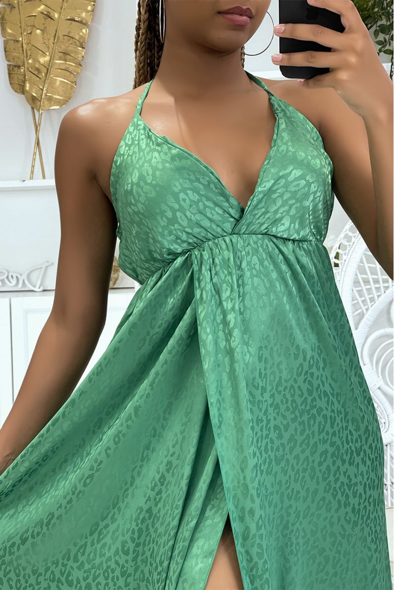 Long green satiny wrap dress with leopard relief and thin straps, essential of the season - 3