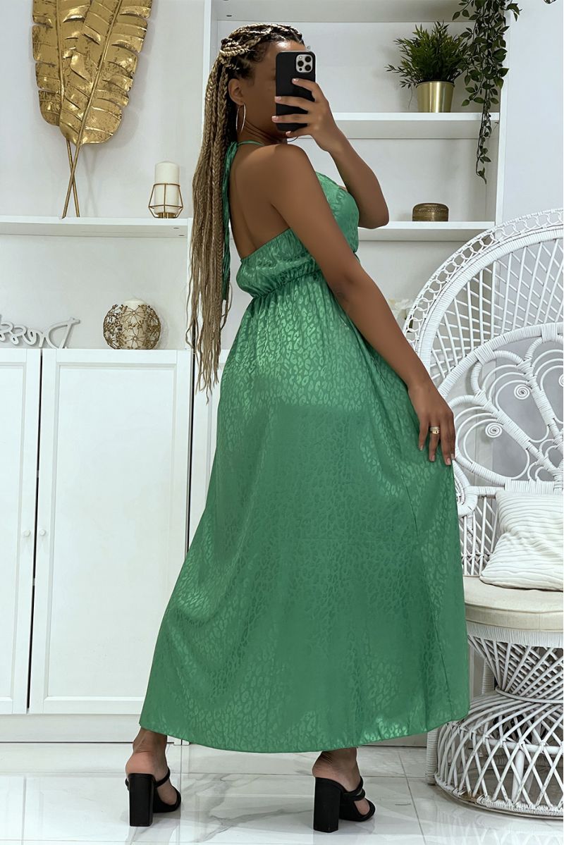 Long green satiny wrap dress with leopard relief and thin straps, essential of the season - 4