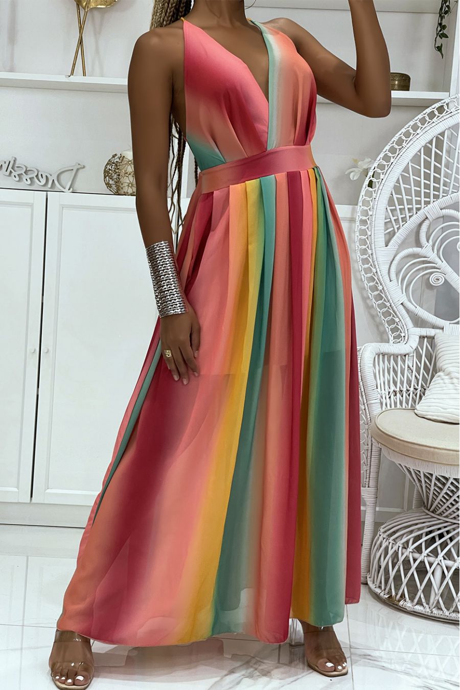 Long rainbow burgundy dress with bare backs and V-neck fitted at the waist - 2