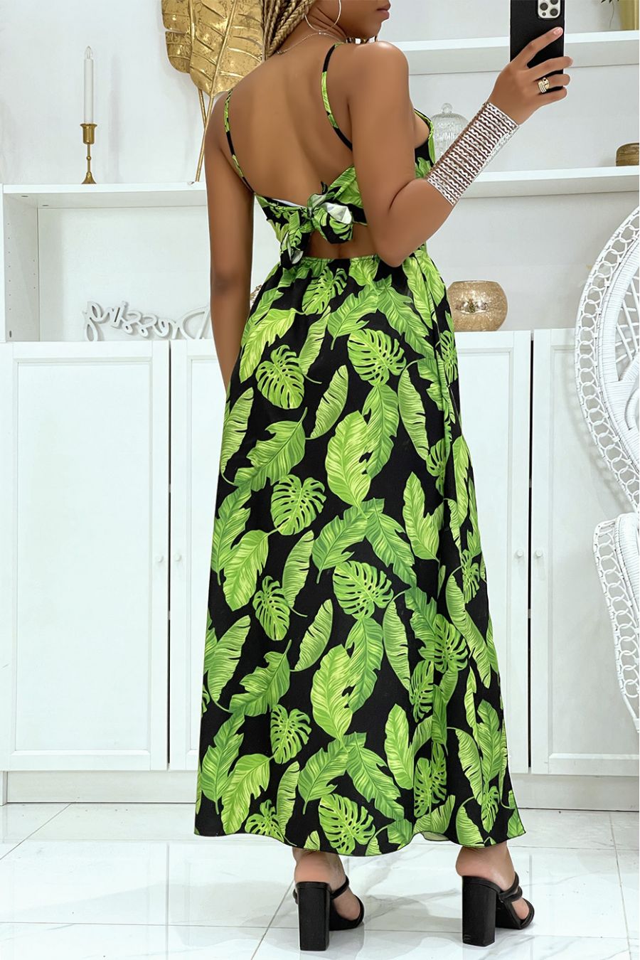 Long black and green dress slit on the sides with trendy foliage patterns - 3