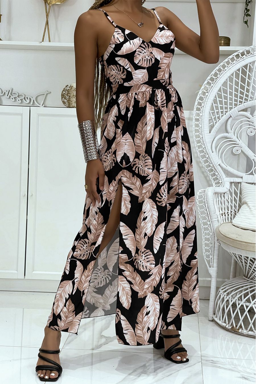 Long black and pink dress slit on the sides with trendy foliage patterns - 1