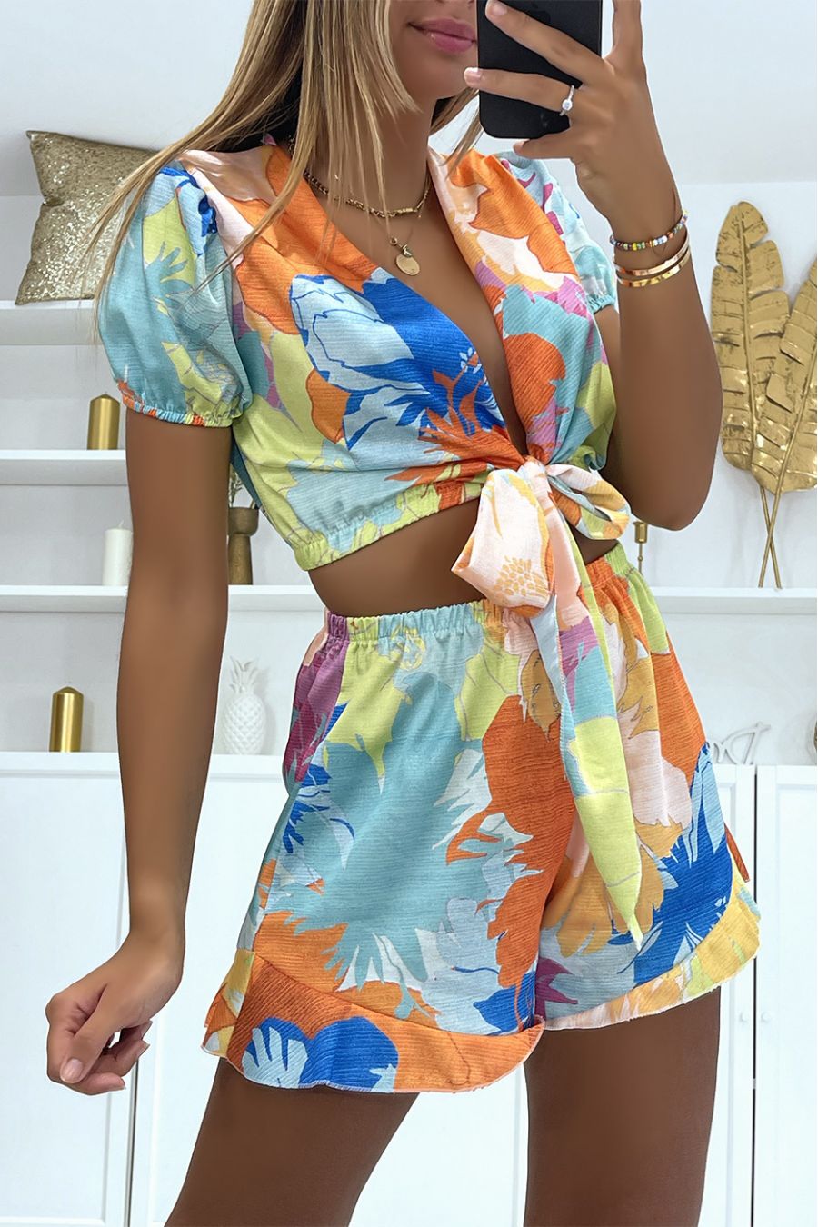 Zeegroene set met ruches shorts en top die op de borst strikken echte musthave van het seizoen - 3