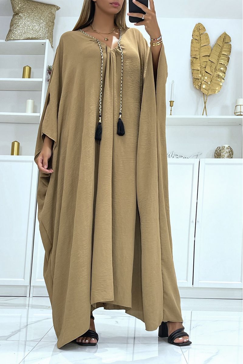 Abaya taupe oversize épaisse et confortable à magnifique tresse avec dorure - 2