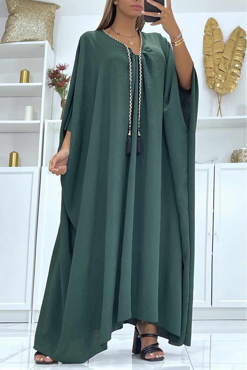Abaya vert oversize épaisse et confortable à magnifique tresse avec dorure - 1