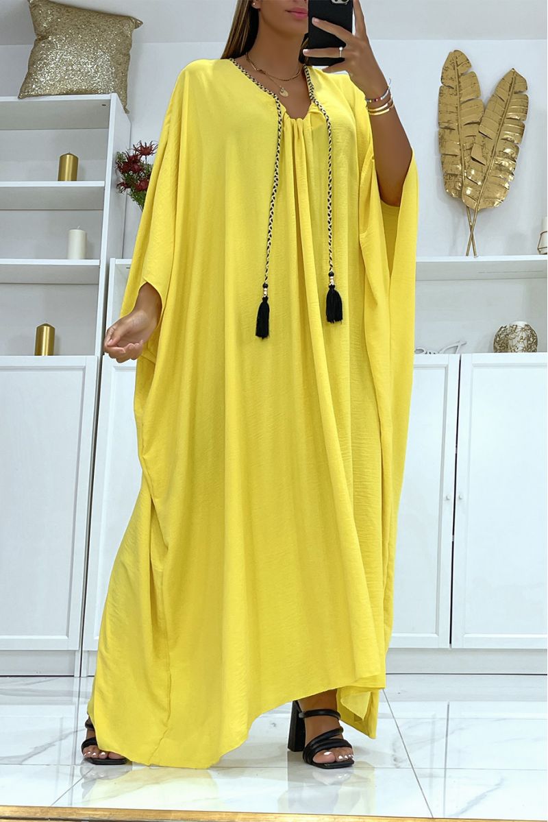 Abaya jaune oversize épaisse et confortable à magnifique tresse avec dorure - 1
