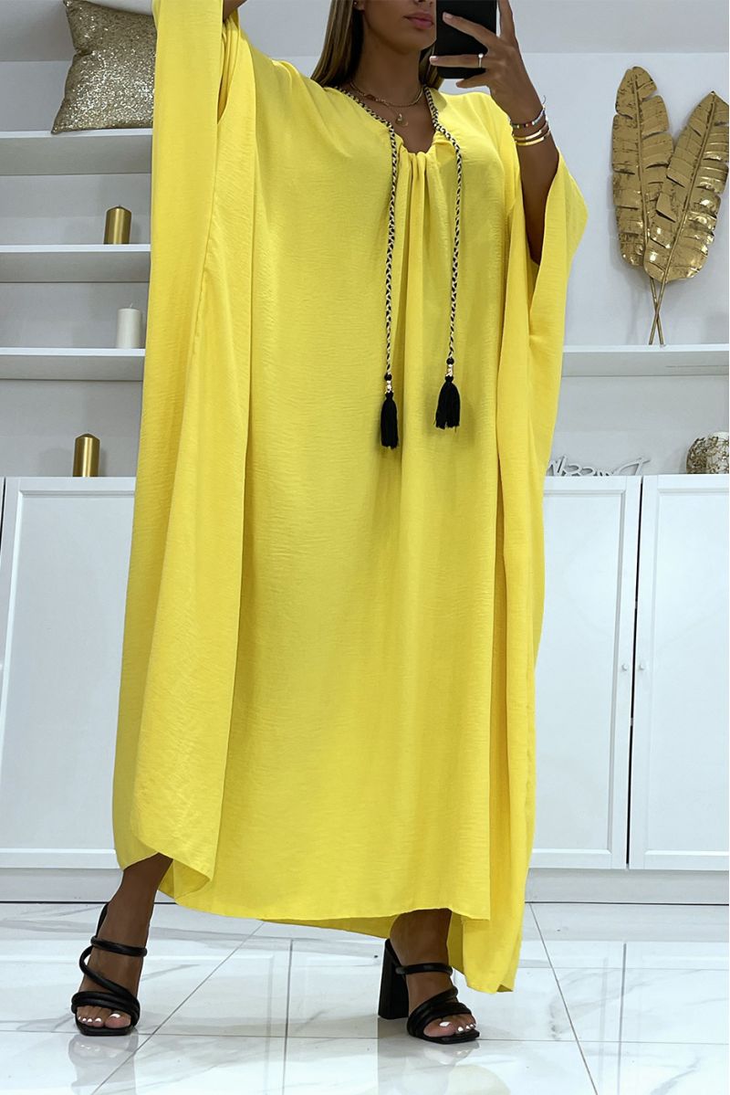 Abaya jaune oversize épaisse et confortable à magnifique tresse avec dorure - 3
