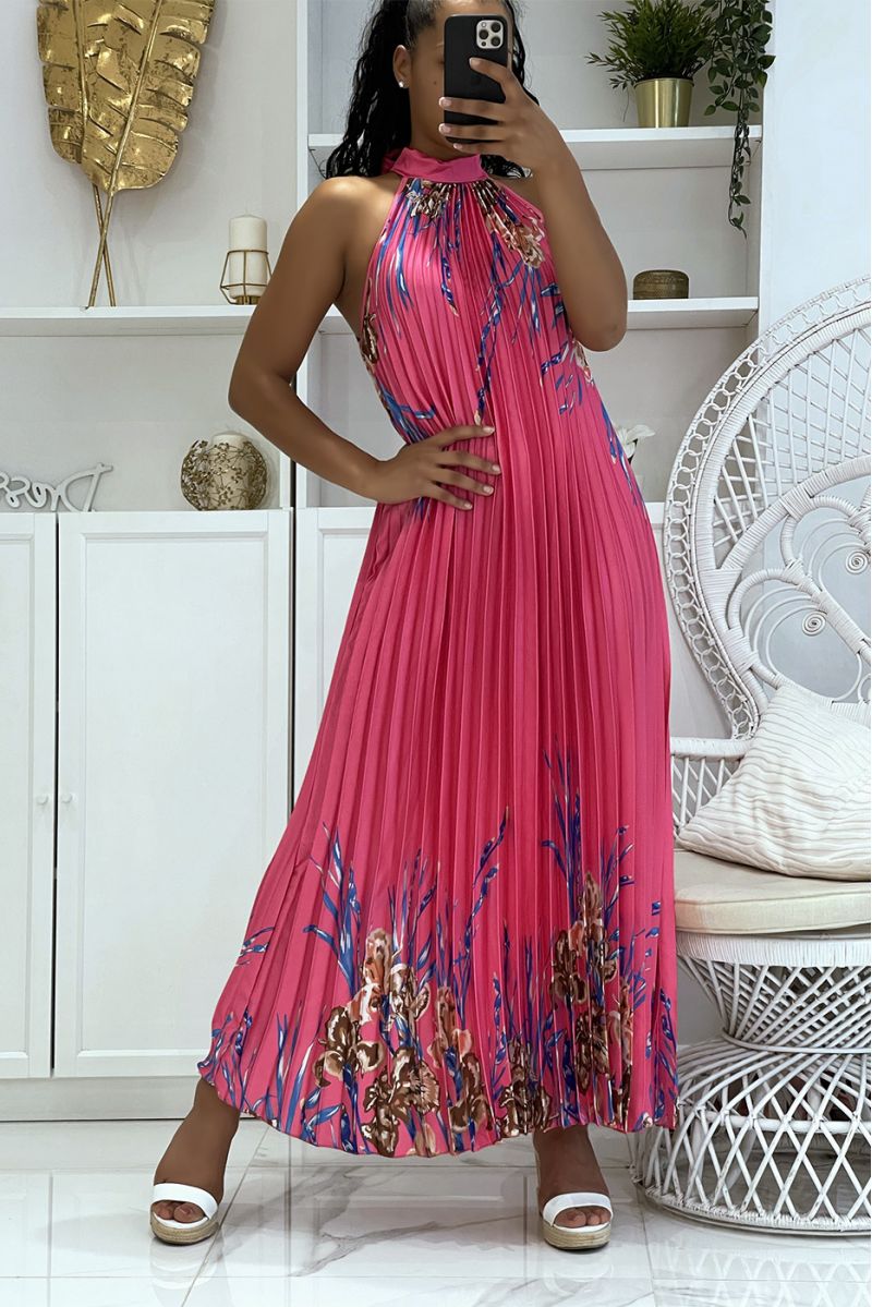 Robe longue satinée fuchsia plissée avec motif floral et col montant - 1