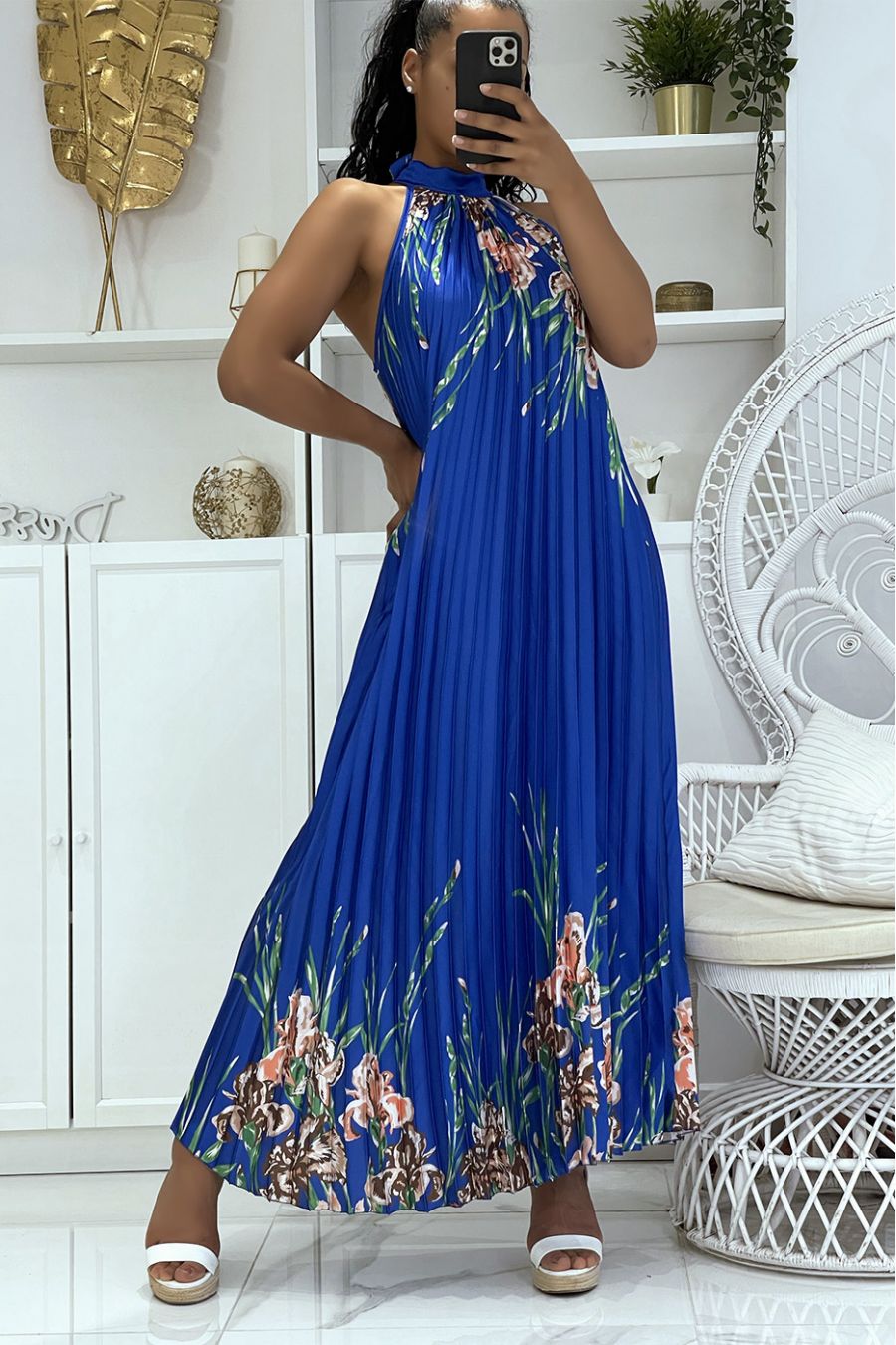 Royal satin pleated long dress with floral pattern and high collar - 2