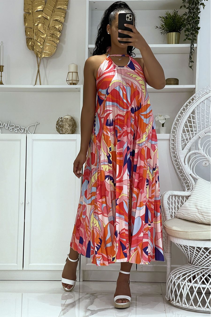 Long fuchsia satin pleated dress with original rainbow pattern - 4