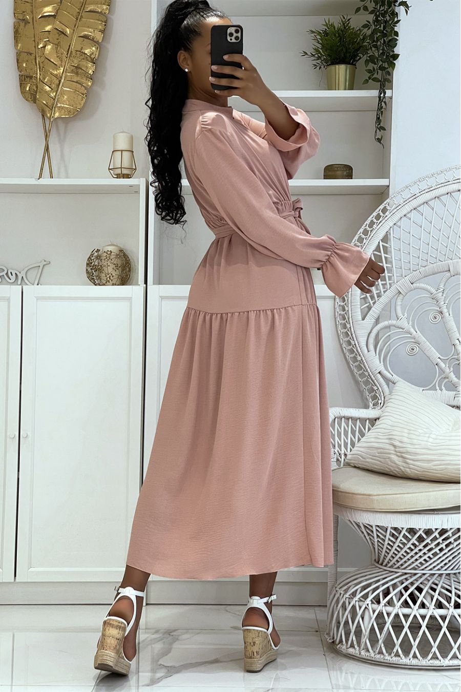 Lange roze jurk met knopen en lange mouwen, los en comfortabel - 6