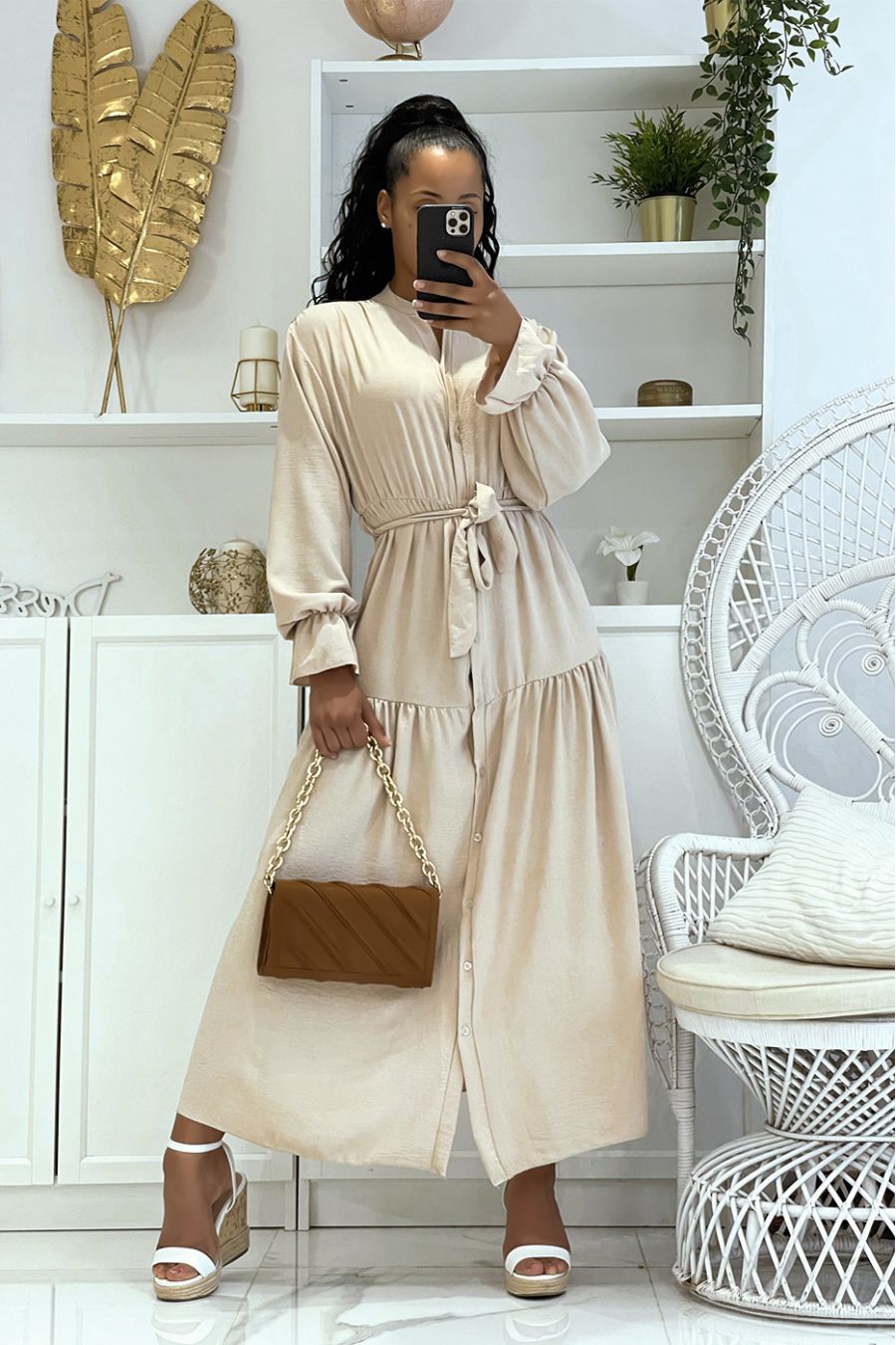 Long beige dress with buttons and long sleeves, loose and comfortable - 2