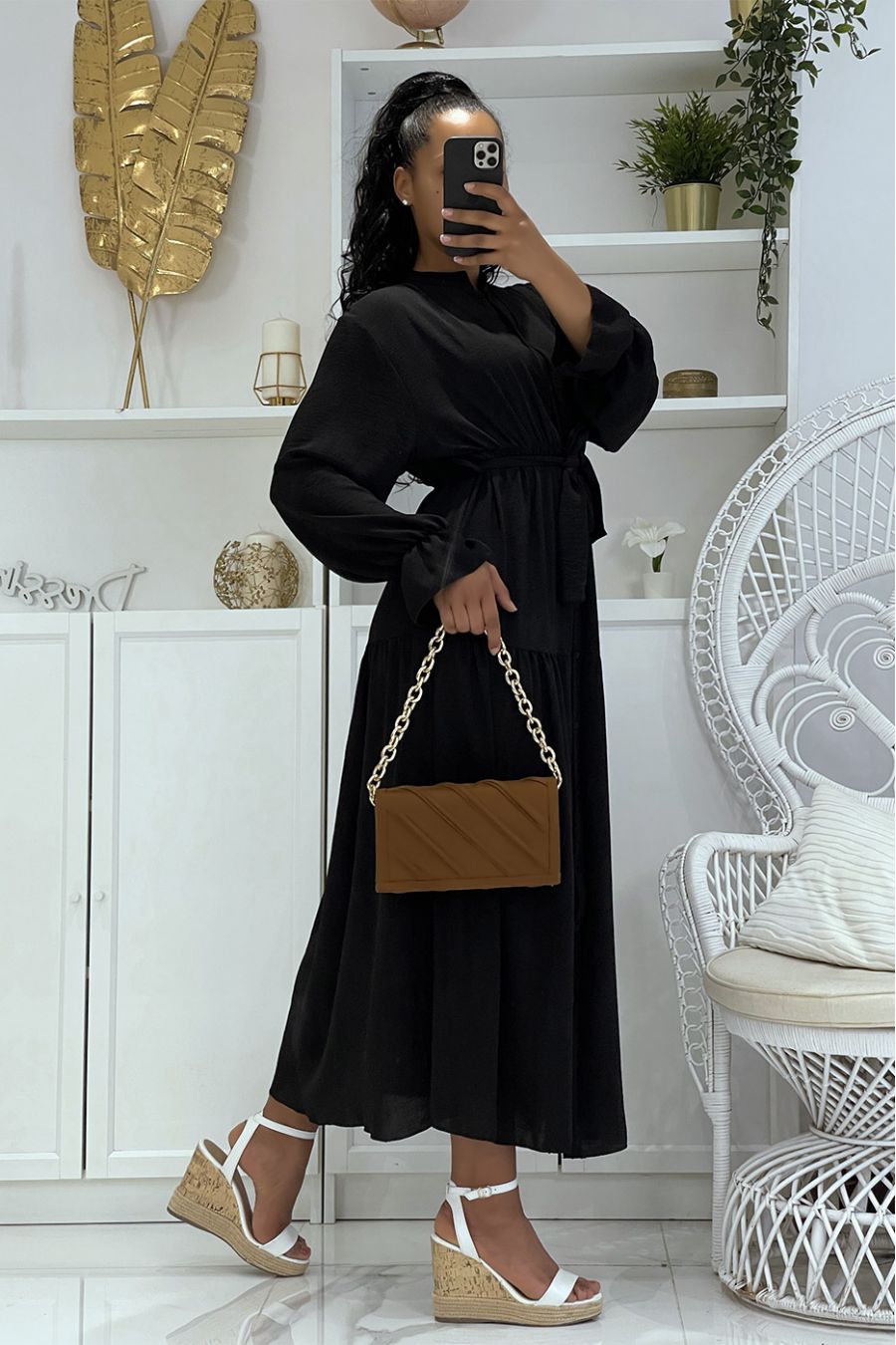 Longue robe noire à boutons et manches longues ample et confortable - 3