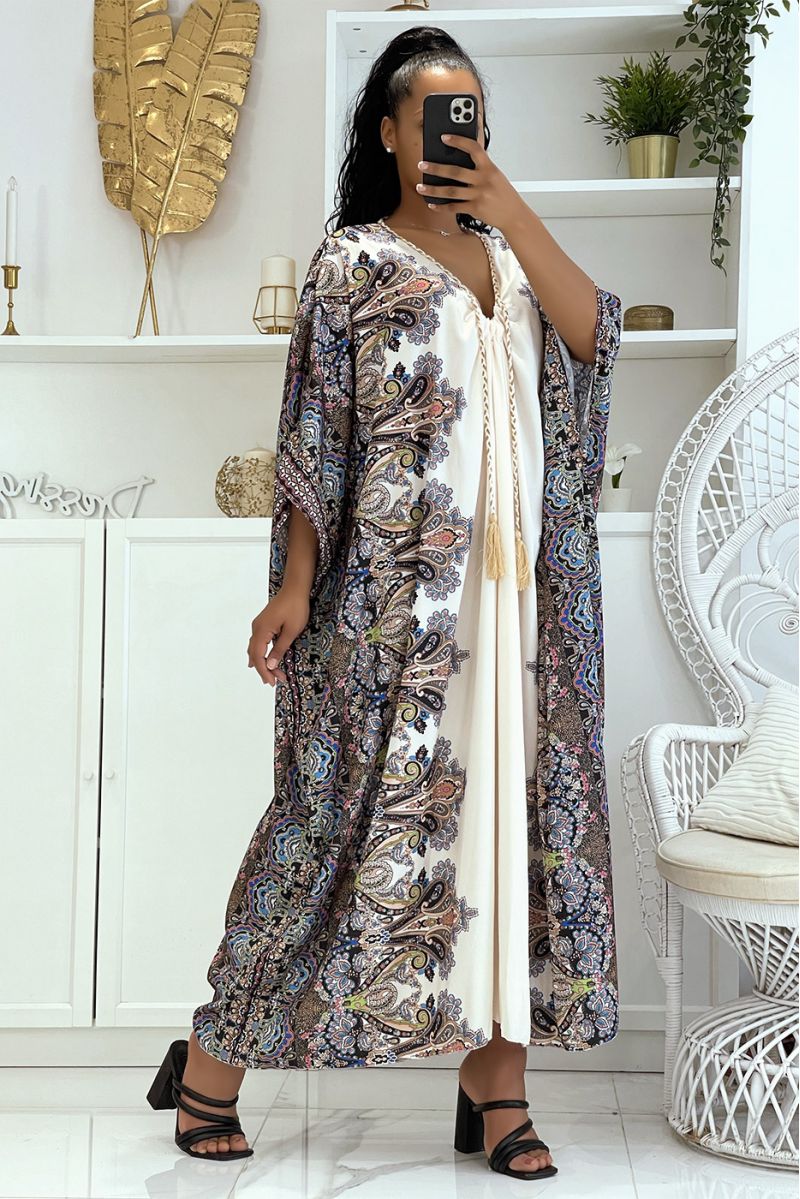 Long oversized black satin dress with pretty oriental patterns on the sides - 3