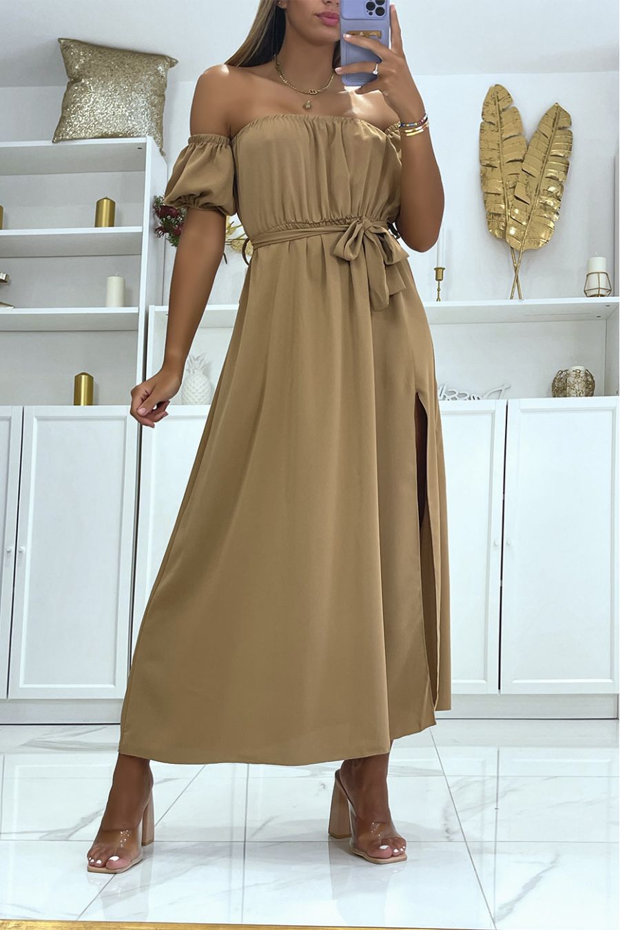 Long taupe dress with elastic bardot collar at the waist and slit on the side with pretty belt - 4