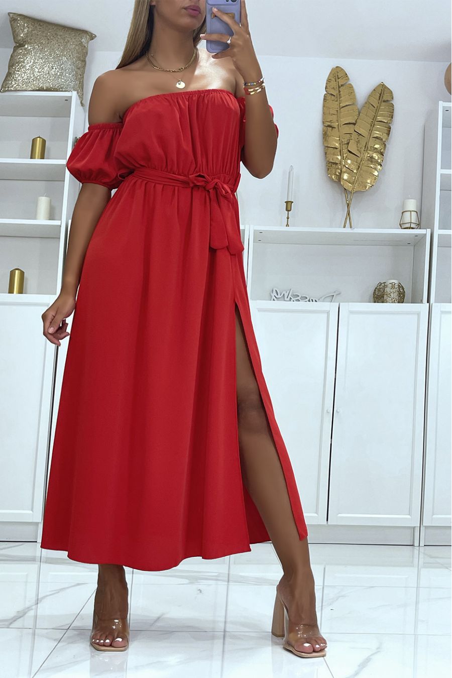 Long red dress with elastic bardot collar at the waist and slit on the side with pretty belt - 2