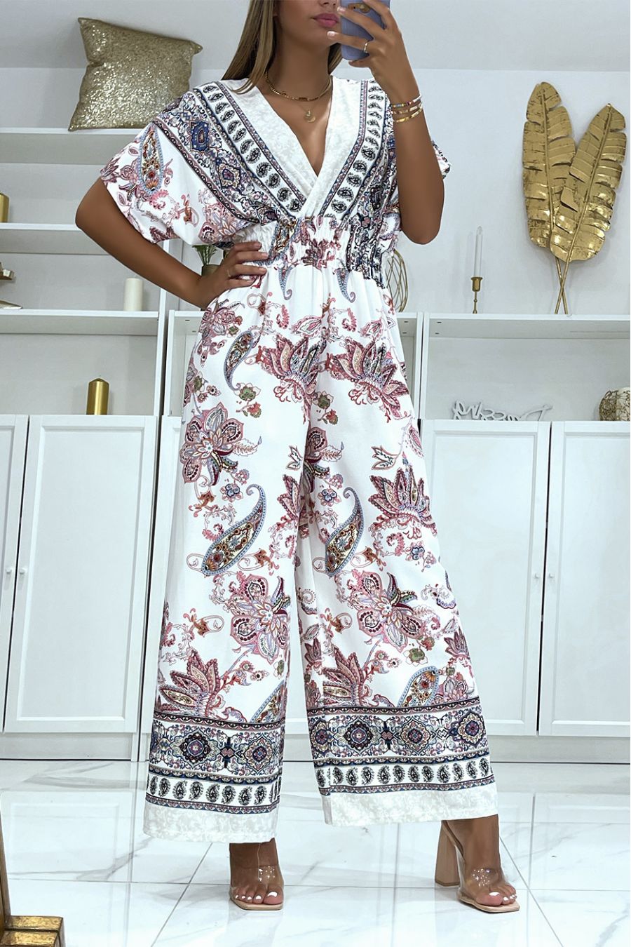 Witte jumpsuit met overslag en fuchsia print, elastische uitlopende broek - 3