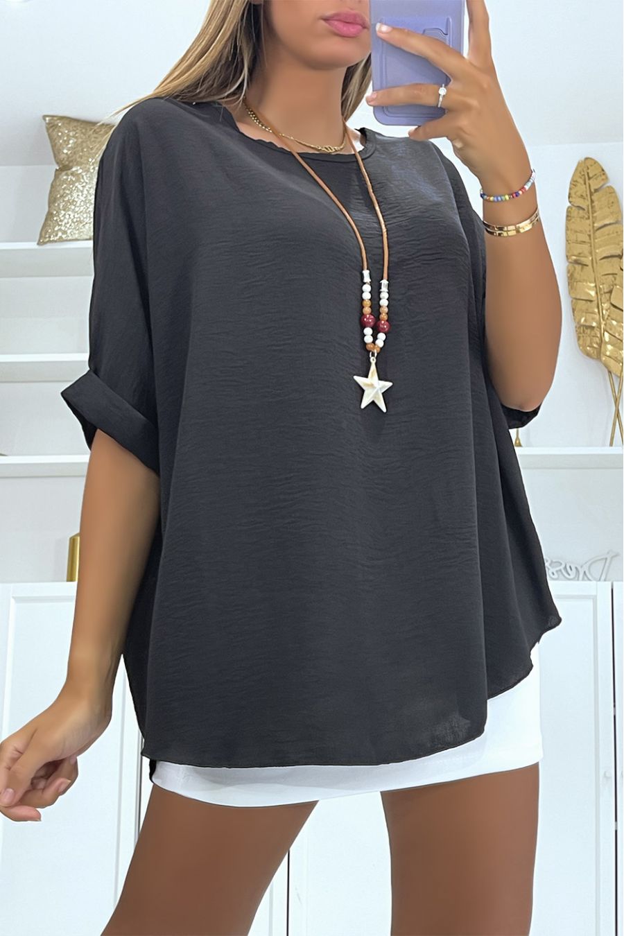 Top oversize noir à manches chauve-souris mi-longues col rond et collier bohème - 2