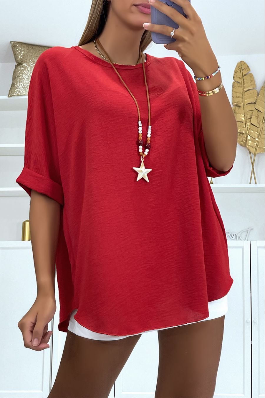 Top oversize rouge à manches chauve-souris mi-longues col rond et collier bohème - 3