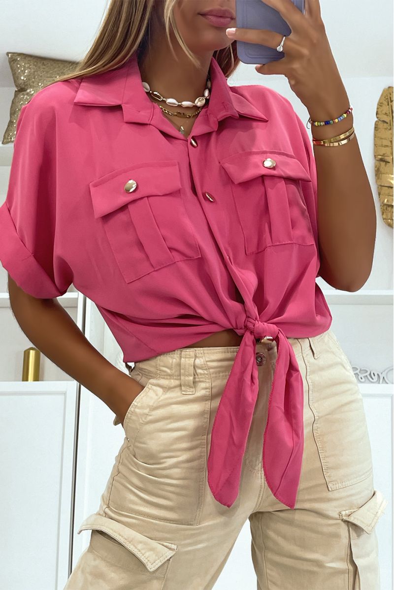 Korte fuchsia blouse die in de taille gestrikt wordt met korte mouwzakjes en mooie gouden knopen - 1