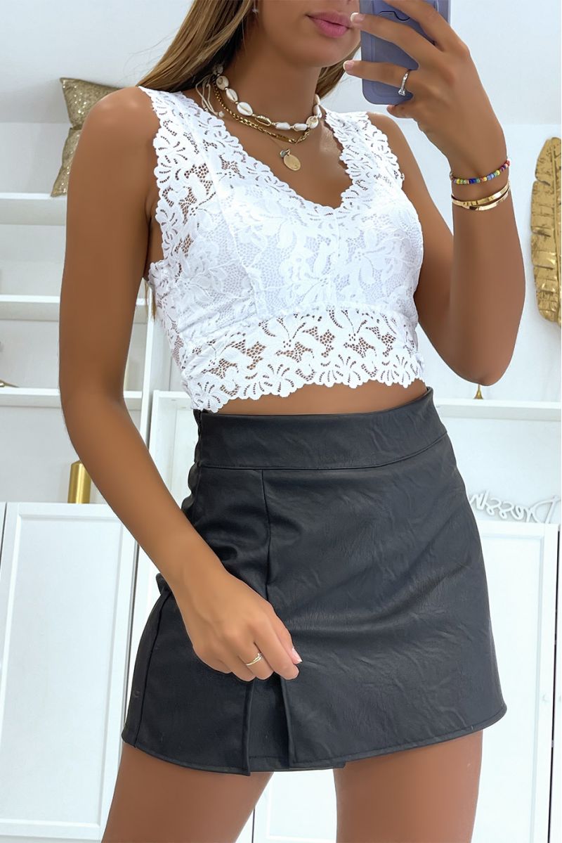 Hyper glamorous lined V-neck white lace crop top - 1