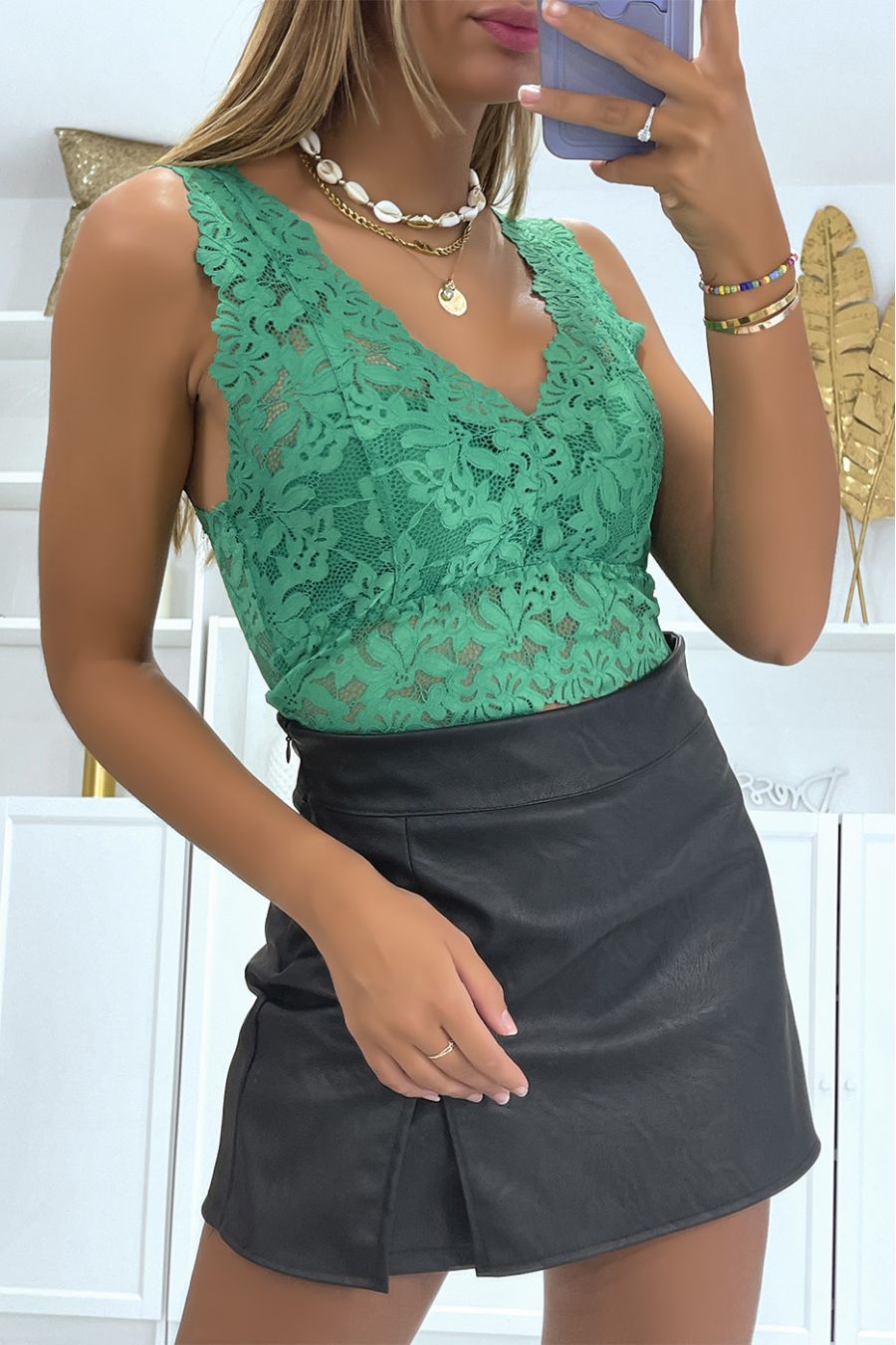 Groene kanten crop top met V-hals gevoerd hyper glamourous - 2