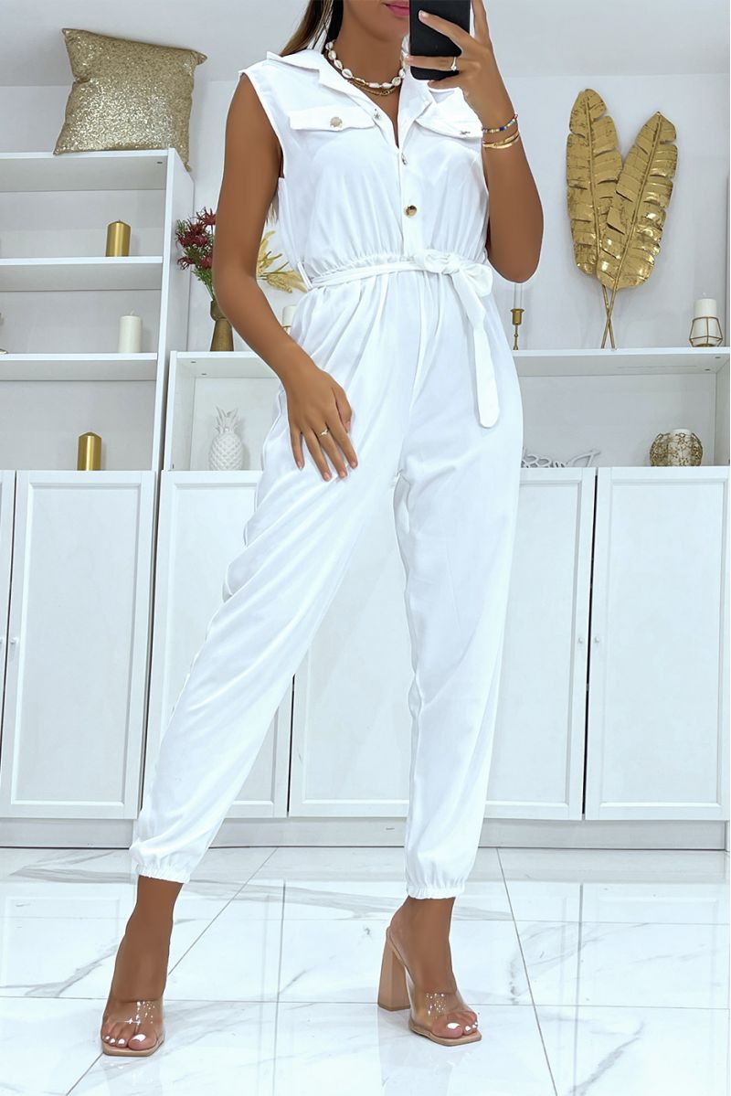 Combinaison blanche longue pantalon style cargot et haut chemisier à boutons dorés - 1