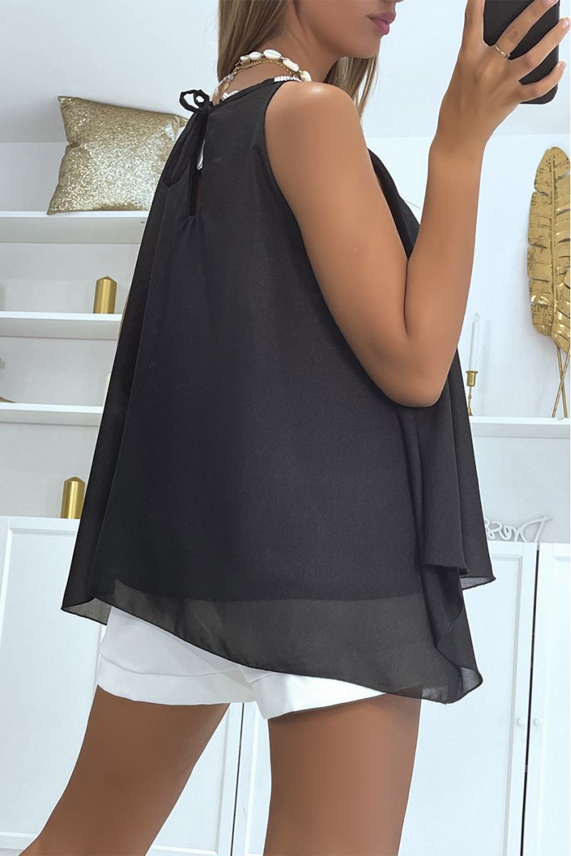 Flowing asymmetric black top with pearl details - 4