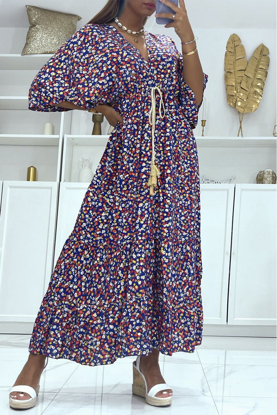Longue robe royal fleurie à petite fleur dorée et magnifique imprimé floral multicolore - 1