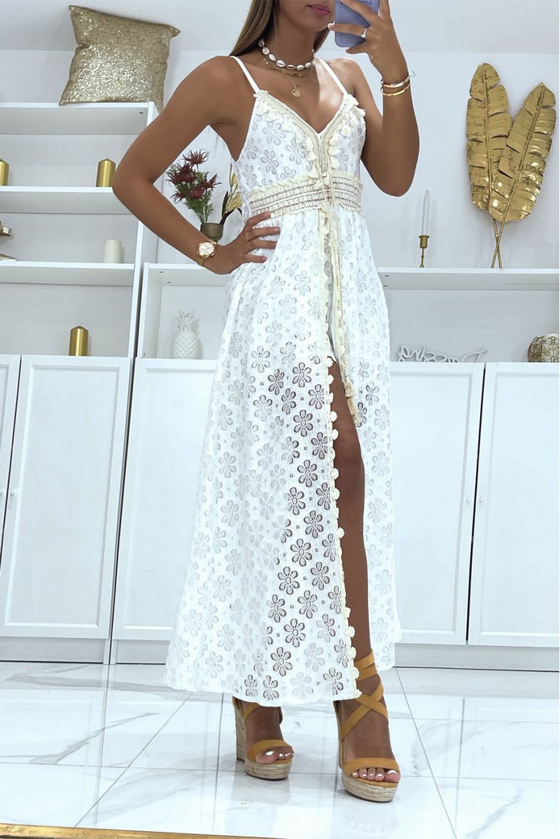 Halflange jurk van wit en goudkant met dunne bandjes en mooie V-hals - 1