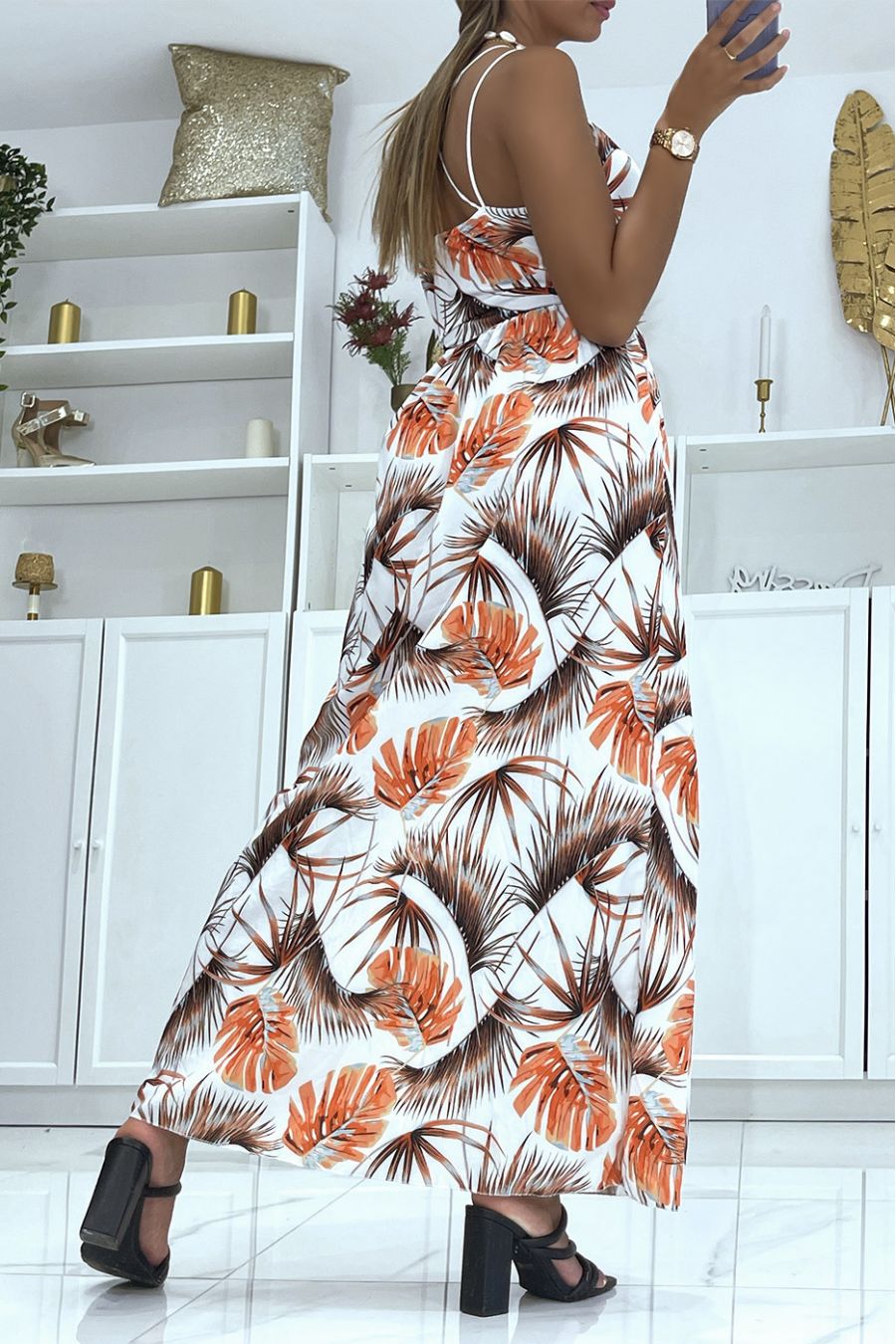 Long white dress with foliage print crossed at the chest and at the back and slit on the sides - 4