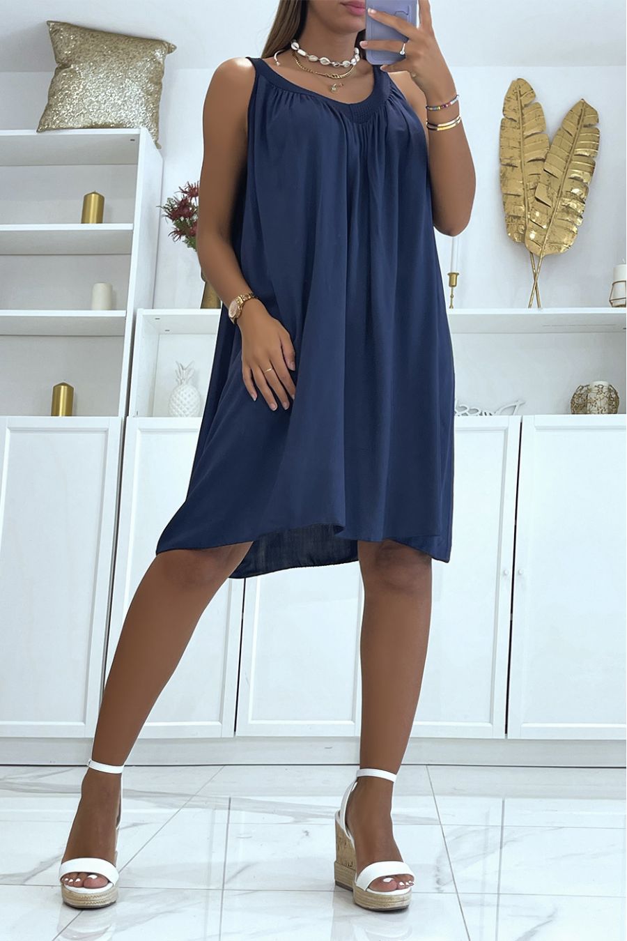 Loose navy blue dress in solid color slightly low-cut with classic and trendy lace collar - 3